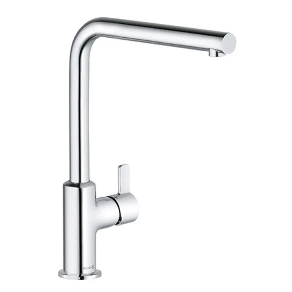 Küchenarmatur von Kludi mit schwarzem Hebel und schlankem, glänzendem Chrom-Design. Der Auslauf ist hoch und bietet eine geradlinige Form.